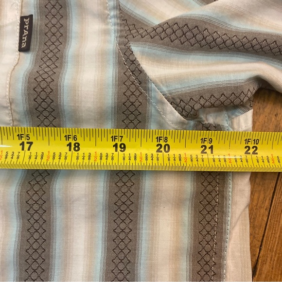 prAna Breathe Button-Up Short-Sleeve Striped Shirt Men’s Large - Multi Stripe - Picture 10 of 11